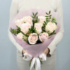 Букет из 9 розовых роз с зеленью