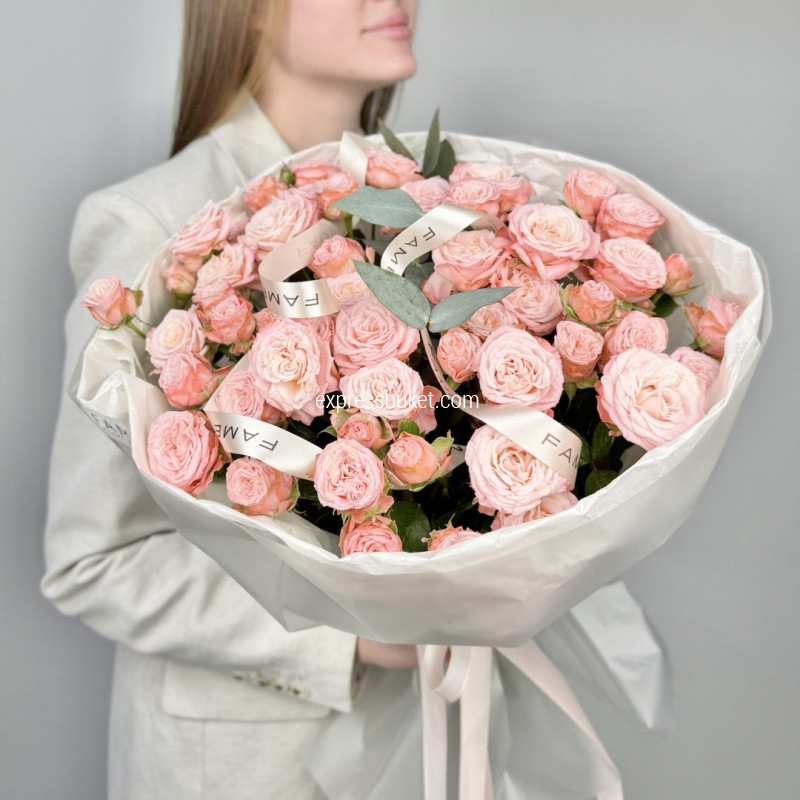 Монобукет с кустовой розой